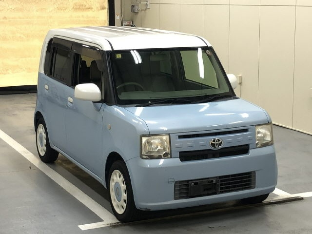 TOYOTA PIXIS SPACE 2015