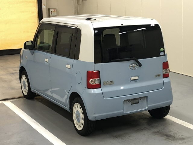 TOYOTA PIXIS SPACE 2015