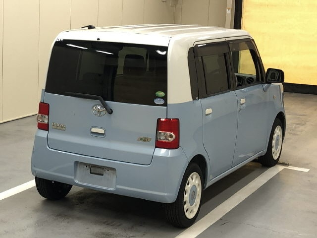 TOYOTA PIXIS SPACE 2015