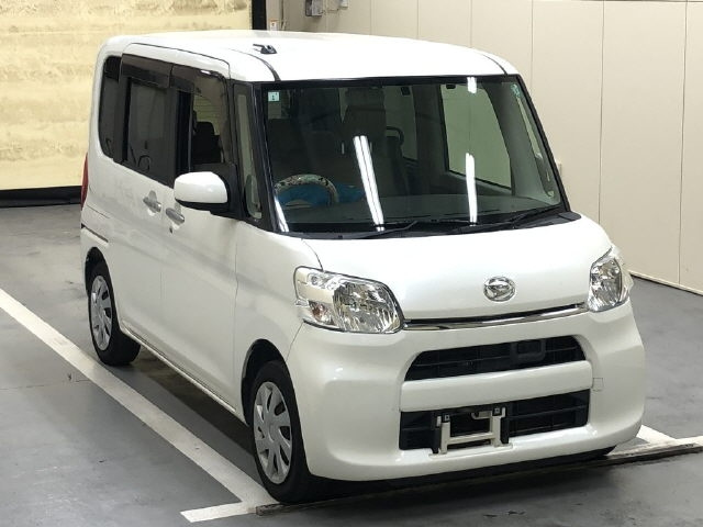 DAIHATSU TANTO 2015