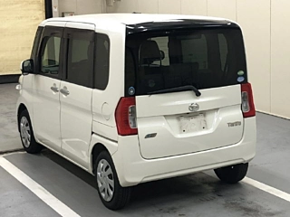 DAIHATSU TANTO 2015