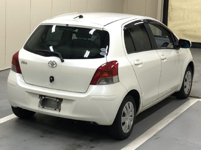 TOYOTA VITZ 2010