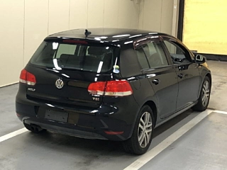 VOLKSWAGEN GOLF 2010