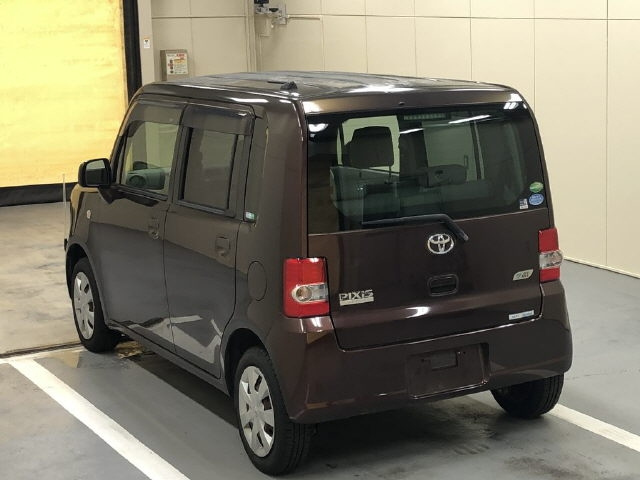 TOYOTA PIXIS SPACE 2012