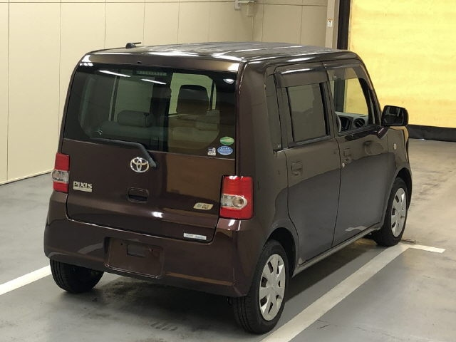 TOYOTA PIXIS SPACE 2012