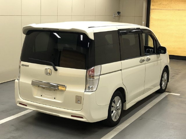 HONDA STEP WAGON 2011