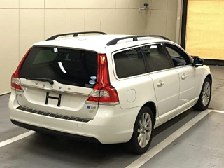 VOLVO V70 2014