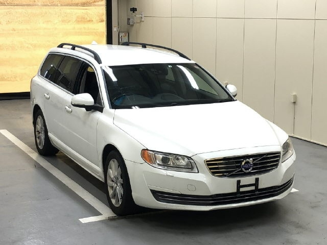 VOLVO V70 2014