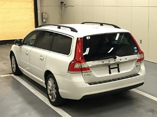 VOLVO V70 2014