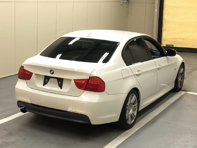 BMW 3 SERIES 2010