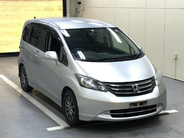 HONDA FREED 2010