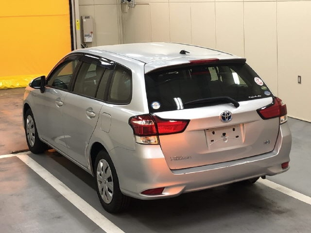 TOYOTA COROLLA FIELDER 2016