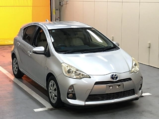 TOYOTA AQUA 2012