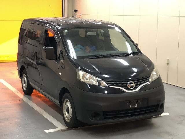 NISSAN NV200 2018
