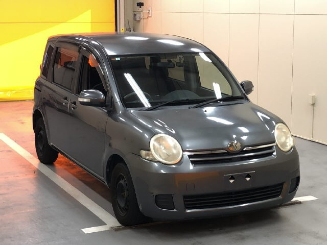 TOYOTA SIENTA 2009