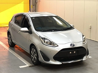 TOYOTA AQUA 2020