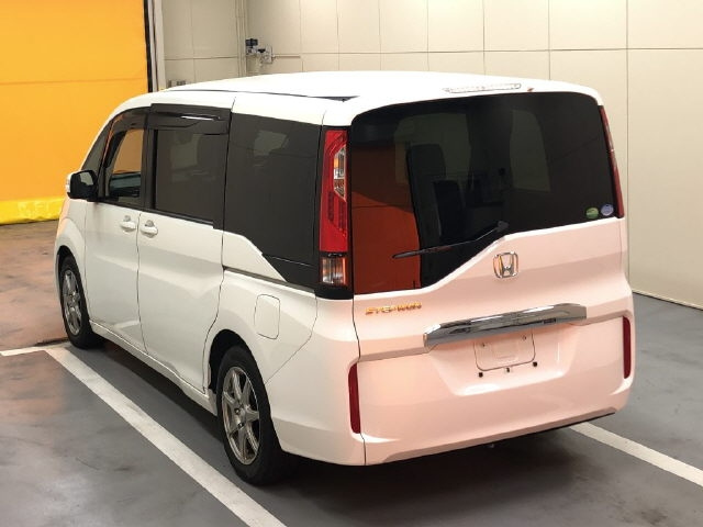 HONDA STEP WAGON 2016