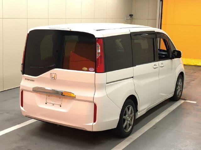 HONDA STEP WAGON 2016