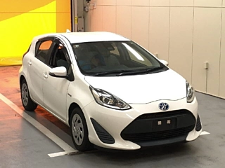 TOYOTA AQUA 2018