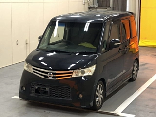 NISSAN ROOX 2011