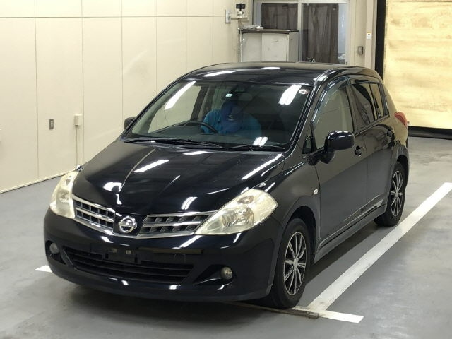 NISSAN TIIDA 2010