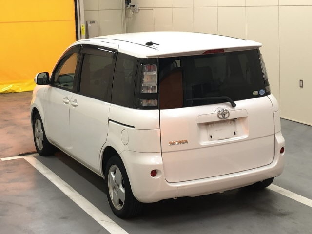 TOYOTA SIENTA 2011