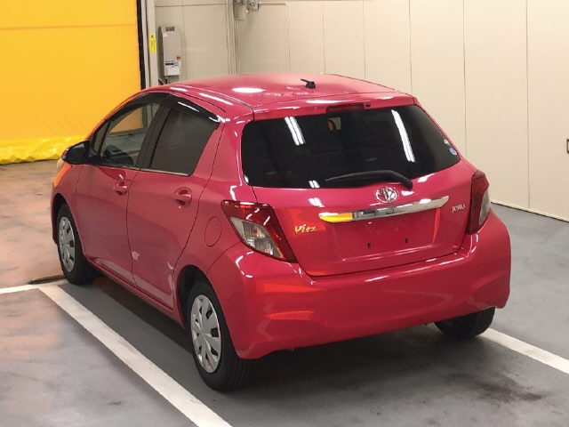 TOYOTA VITZ 2012