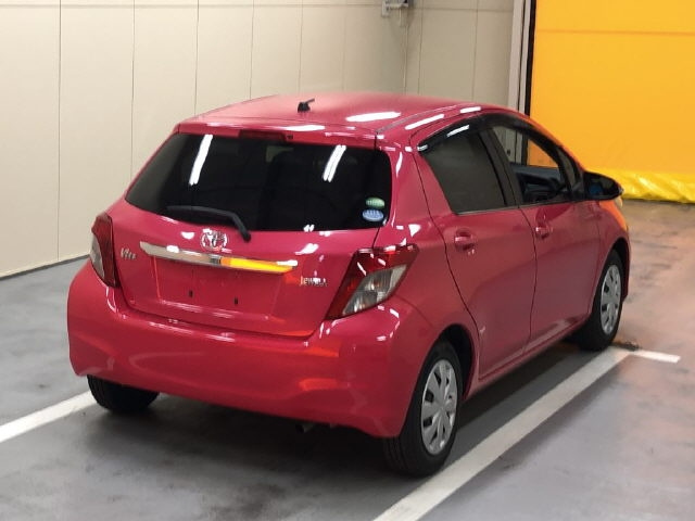 TOYOTA VITZ 2012