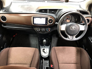 TOYOTA VITZ 2012