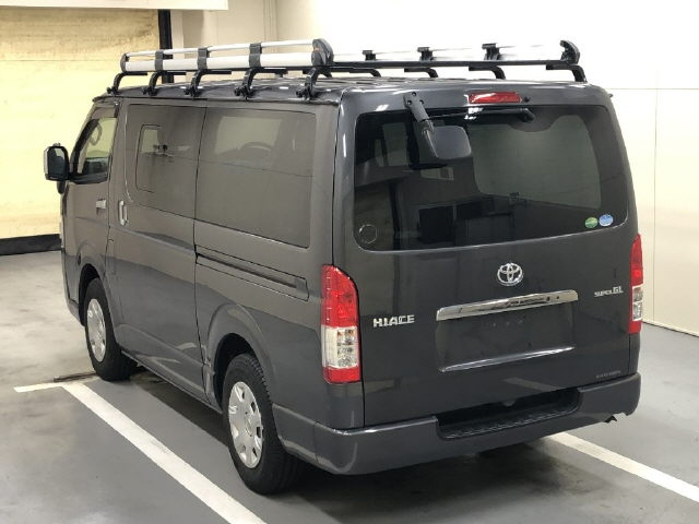 TOYOTA HIACE VAN 2020