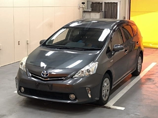 TOYOTA PRIUS ALPHA 2014