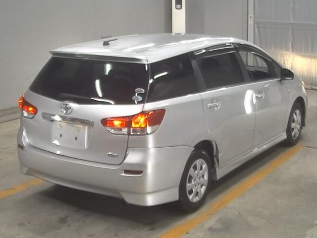 TOYOTA WISH 2010