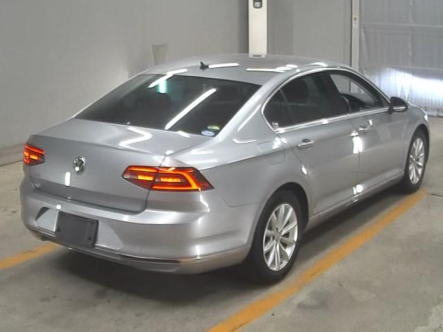 VOLKSWAGEN PASSAT 2018