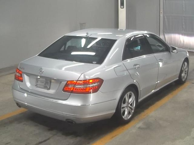 MERCEDES BENZ E CLASS 2010