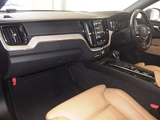 VOLVO XC60 2020