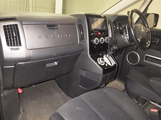 MITSUBISHI DELICA D5 2017