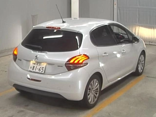 PEUGEOT 208 2017