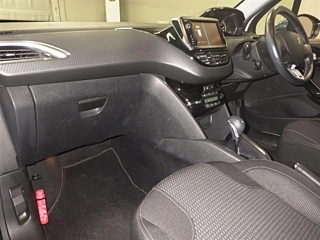 PEUGEOT 208 2017