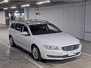 VOLVO V70 2015