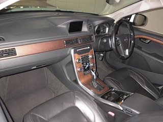 VOLVO V70 2015