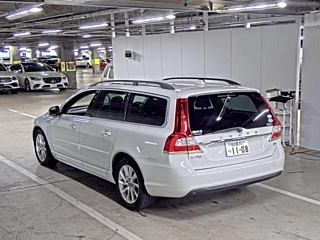 VOLVO V70 2015