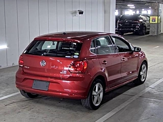VOLKSWAGEN POLO 2016