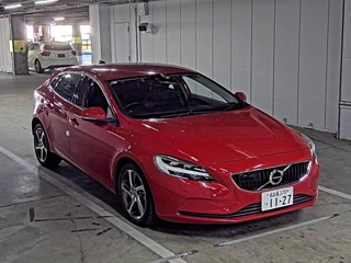 VOLVO V40 2017