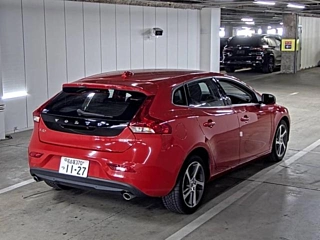 VOLVO V40 2017