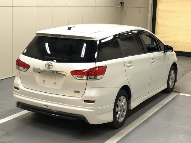 TOYOTA WISH 2010