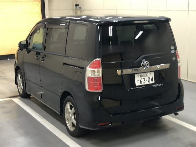 TOYOTA NOAH 2009