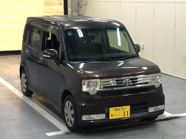TOYOTA PIXIS SPACE 2012