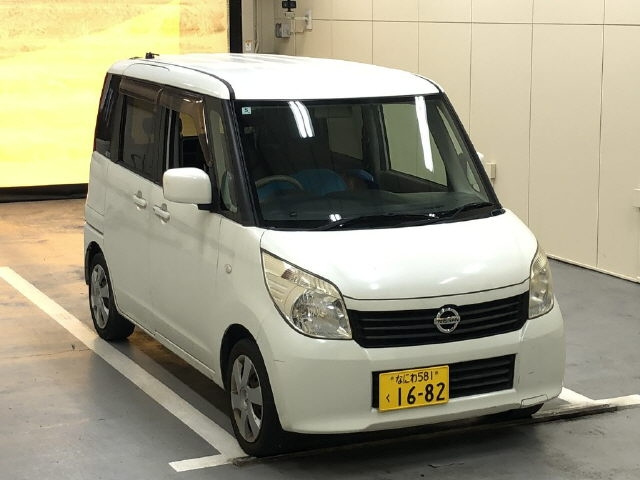 NISSAN ROOX 2010