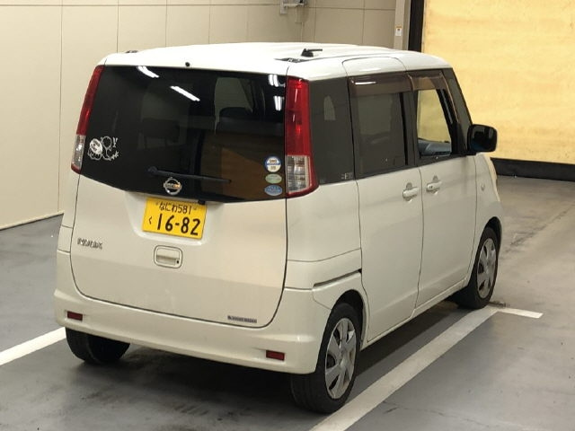 NISSAN ROOX 2010