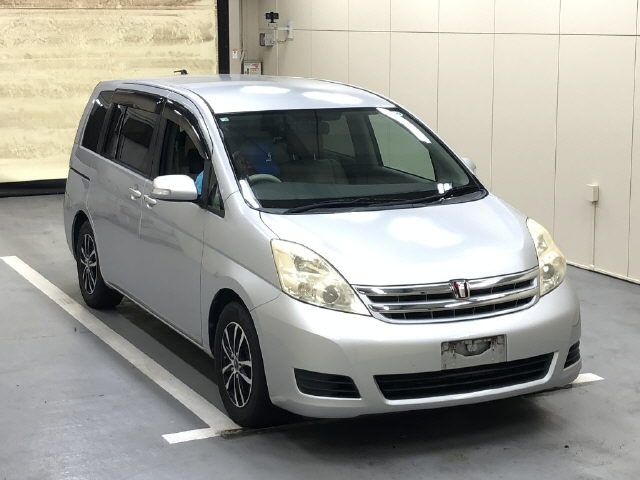 TOYOTA ISIS 2010